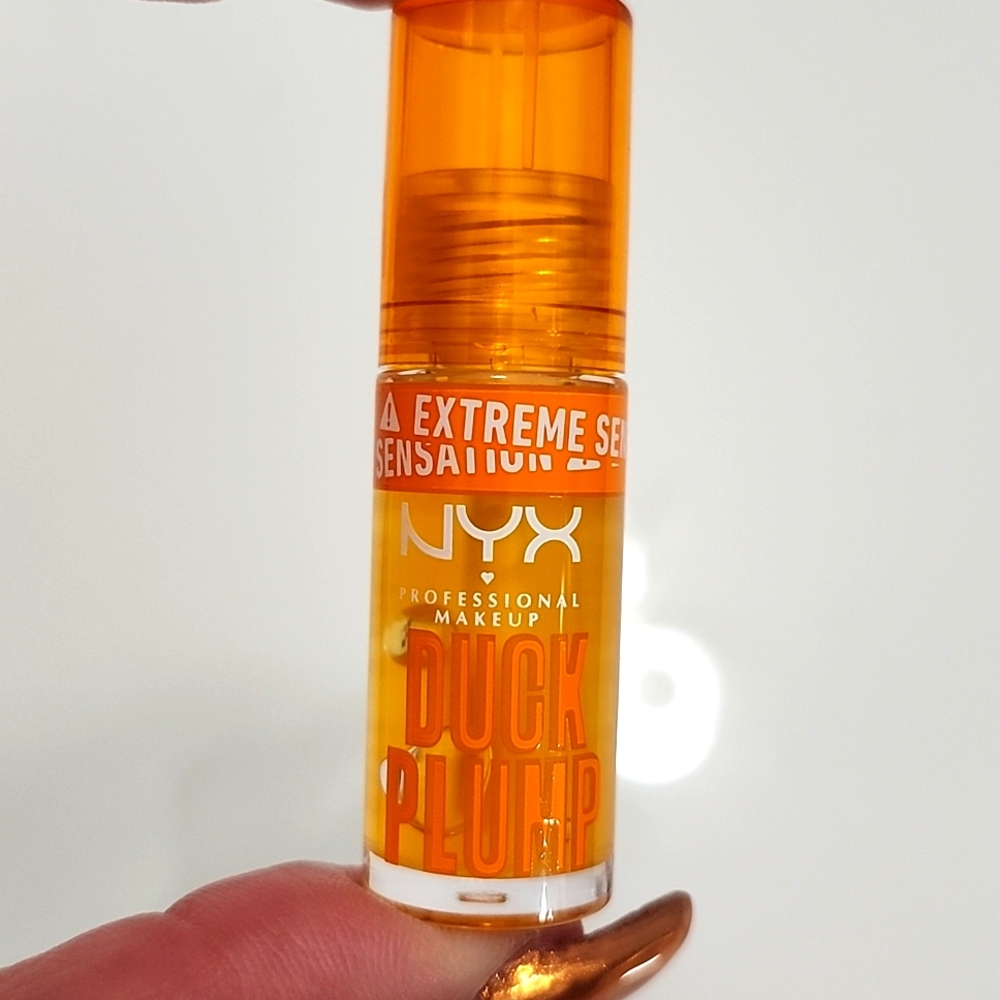 NIB Tanning/Lip Bundle - Picture 15 of 15